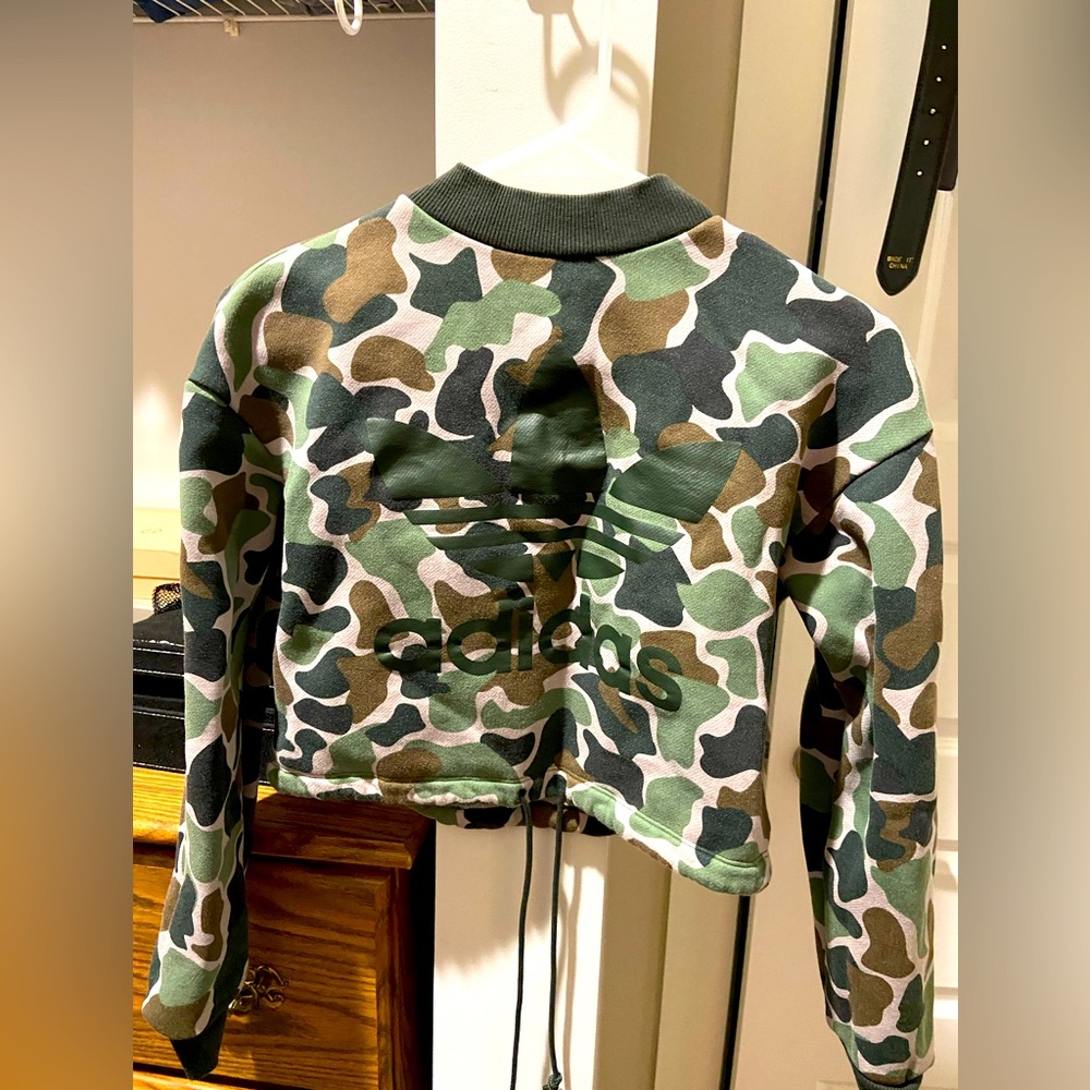 Camp cropped Adidas sweater